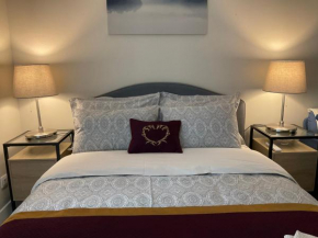 Luxury One bedroom with garden